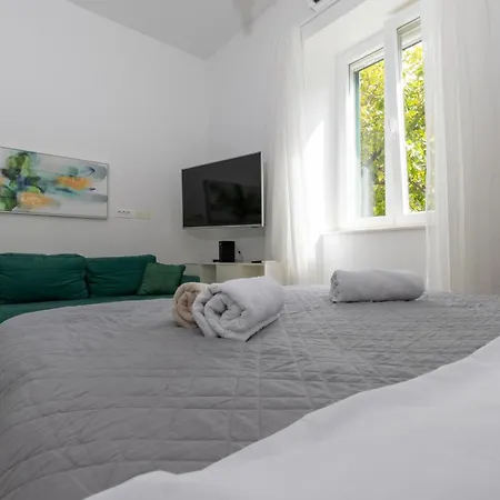 Apartment Luka *